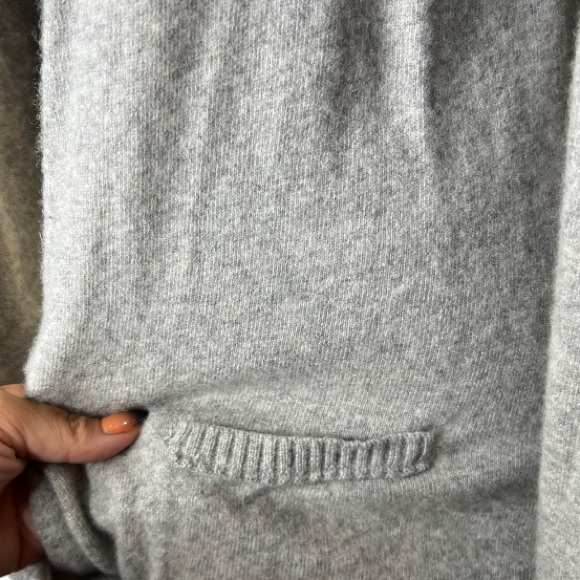 Banana Republic Italian Yarn Cashmere Wool Drape Front Sweater size L - Picture 9 of 16